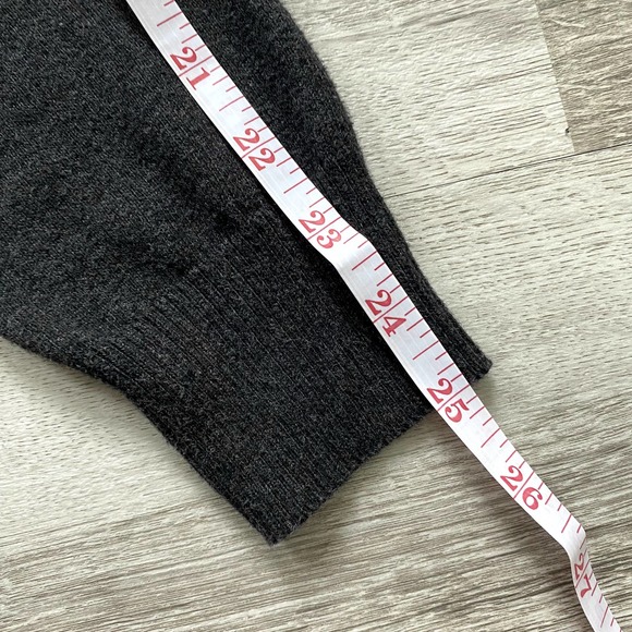 2 Old Navy V-neck Sweaters - Picture 6 of 12